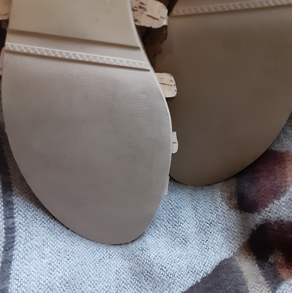 Foot notes Sandals sz 10M - Picture 2 of 4